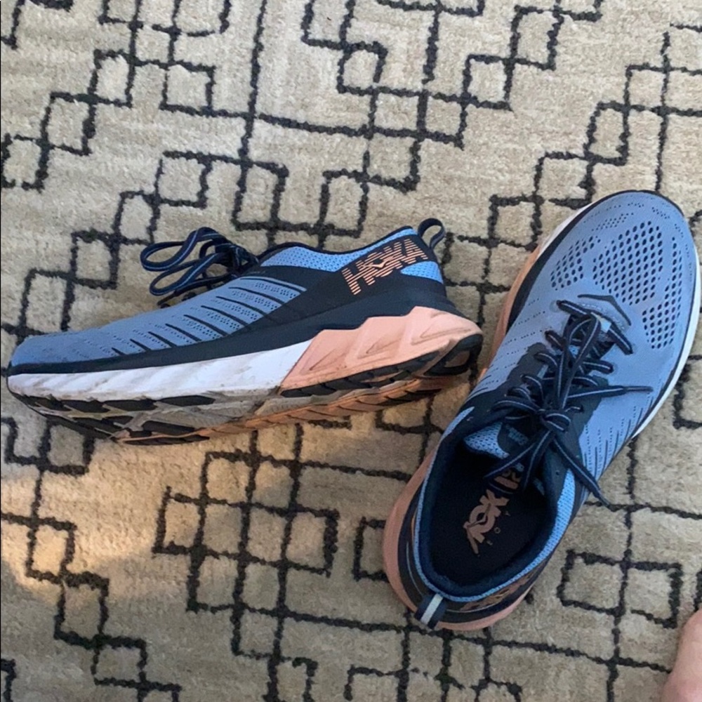 Hoka One One Arahi 3